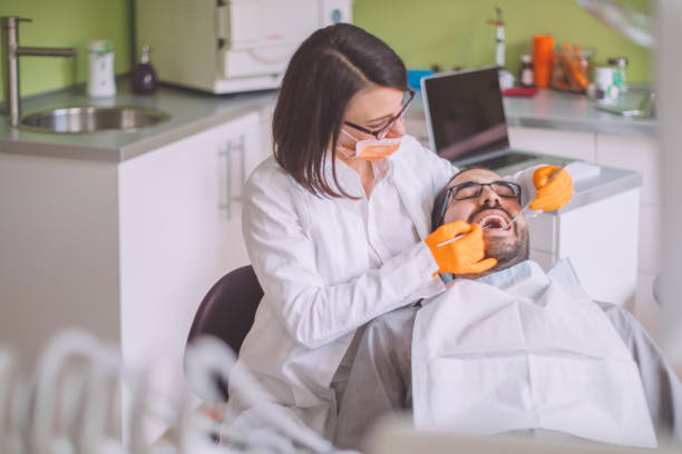 Best Emergency Tooth Extraction in Bowling Green, FL